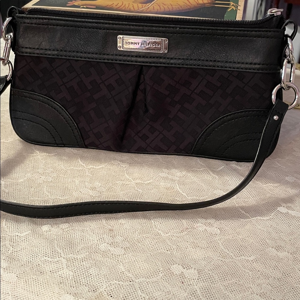 Tommy Hilfiger Black Shoulder Bag